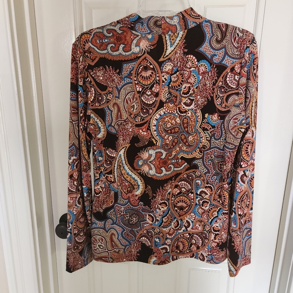 Beautiful paisley Peck&Peck top.  Excellent condition.  Size Medium. - Picture 4 of 5